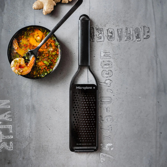 Microplane 43000 Black Sheep Series High Precision Coarse Grater – Black