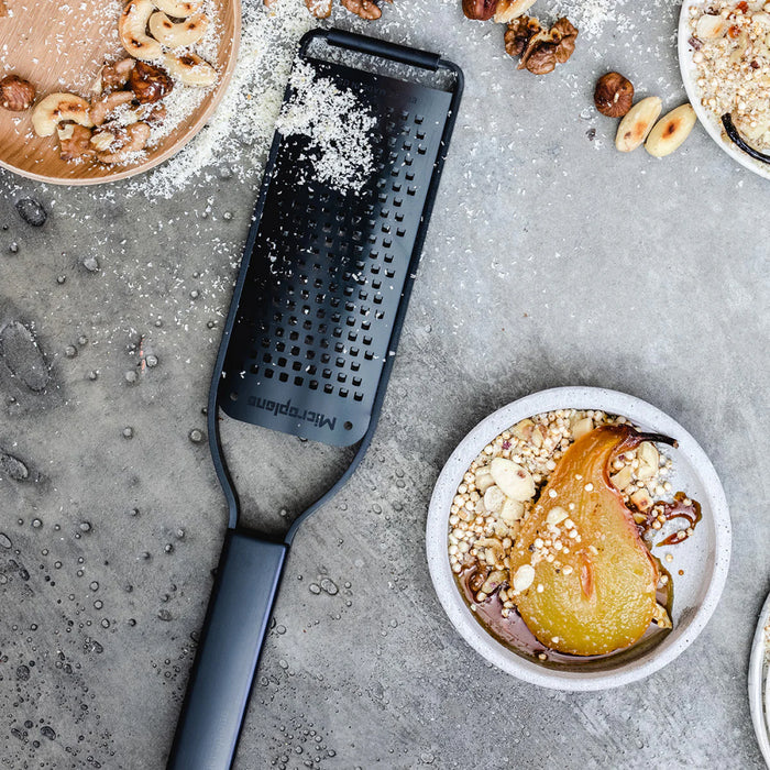 Microplane 43000 Black Sheep Series High Precision Coarse Grater – Black