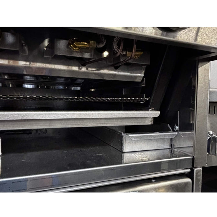 (SHOWROOM MODEL) Garland C36-ARR 36" Cuisine Series Cast-Iron Natural Gas Radiant Charbroiler Range with Standard Oven - 148,000 BTU