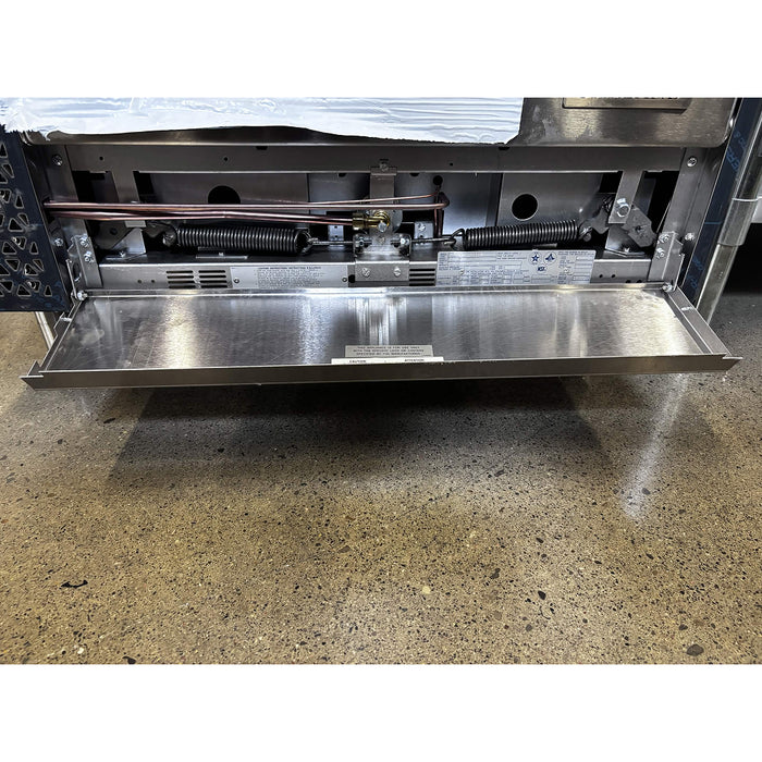 (SHOWROOM MODEL) Garland C36-ARR 36" Cuisine Series Cast-Iron Natural Gas Radiant Charbroiler Range with Standard Oven - 148,000 BTU