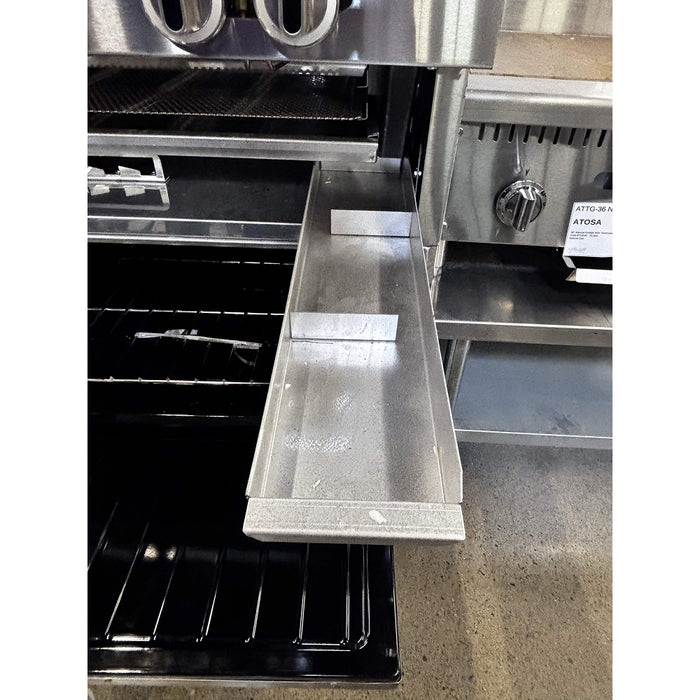 (SHOWROOM MODEL) Garland C36-ARR 36" Cuisine Series Cast-Iron Natural Gas Radiant Charbroiler Range with Standard Oven - 148,000 BTU