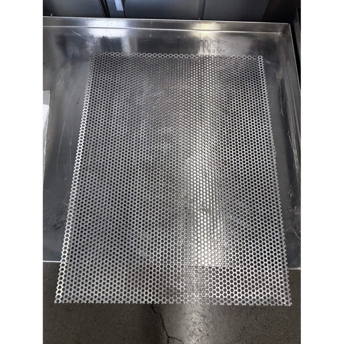 (SHOWROOM MODEL) Garland C36-ARR 36" Cuisine Series Cast-Iron Natural Gas Radiant Charbroiler Range with Standard Oven - 148,000 BTU