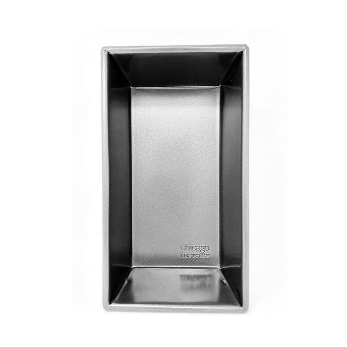 Chicago Metallic 8.5" x 4.5" 1 Lb. Loaf Pan - CM16042CAN