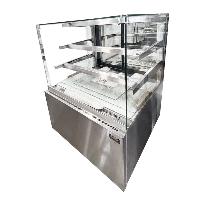 Igloo 36" Straight Glass Refrigerated Pastry Display Case - CUCRP3