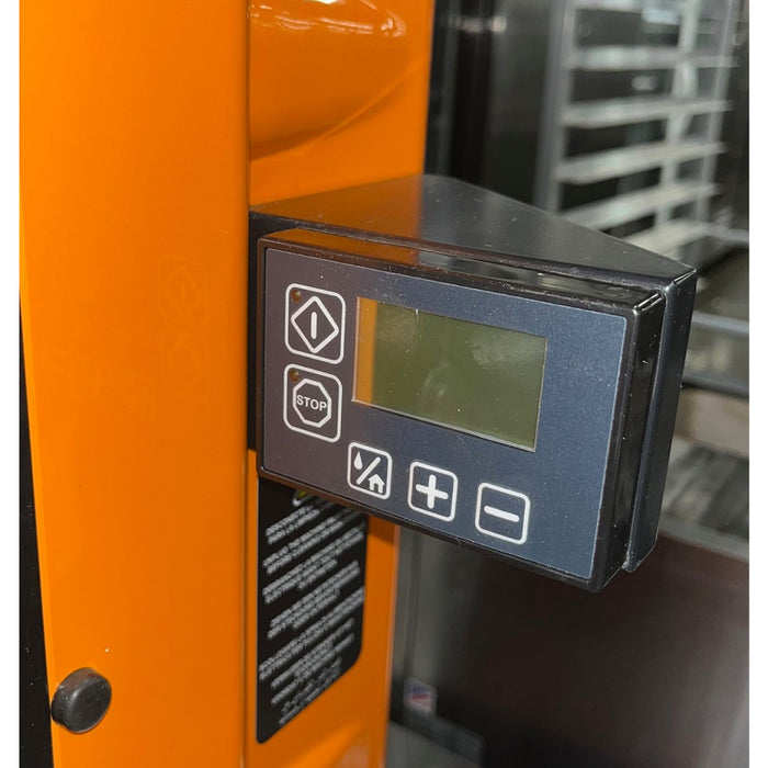 (DEMO) Zumoval Minimax Compact Citrus Juicer - 15 Fruits/Minute - 39517