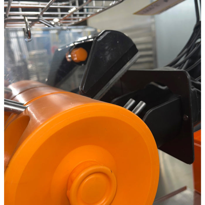 (DEMO) Zumoval Minimax Compact Citrus Juicer - 15 Fruits/Minute - 39517