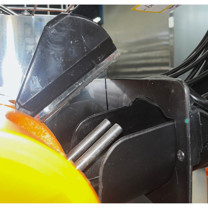 (DEMO) Zumoval Minimax Compact Citrus Juicer - 15 Fruits/Minute - 39517