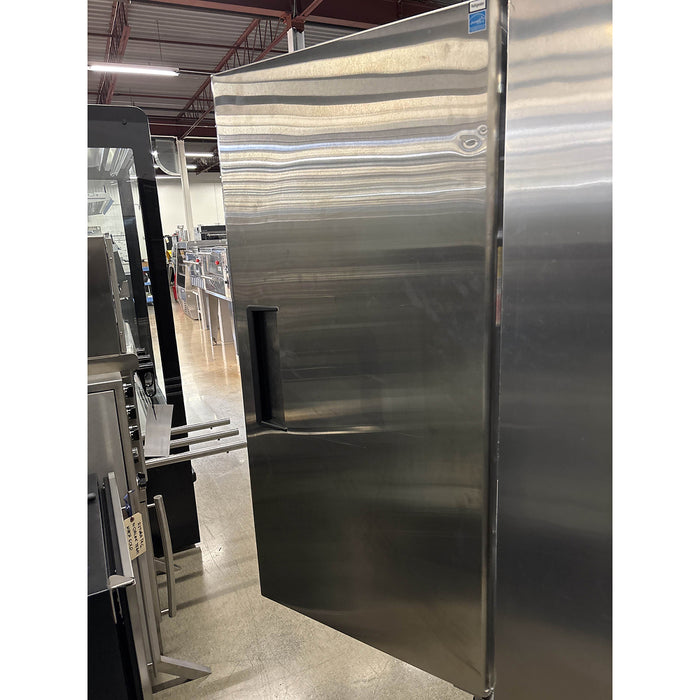 (SCRATCH & DENT) Atosa MBF8505GR 27" Bottom Mount Solid Door Reach-In Refrigerator - 19.1 Cu. Ft.