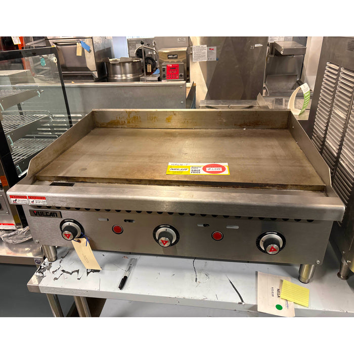 (USED) Vulcan VCRG36-T Restaurant Series 36" Natural Gas Griddle With Thermostatic Control - 75,000 BTU