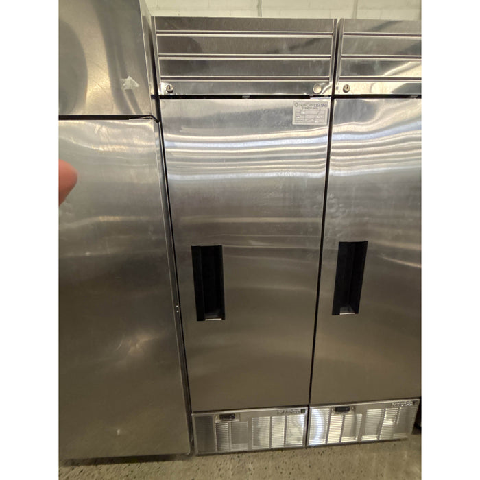 (SCRATCH & DENT) Habco SE24HCSX 24" Bottom Mount Solid Door Reach-In Refrigerator