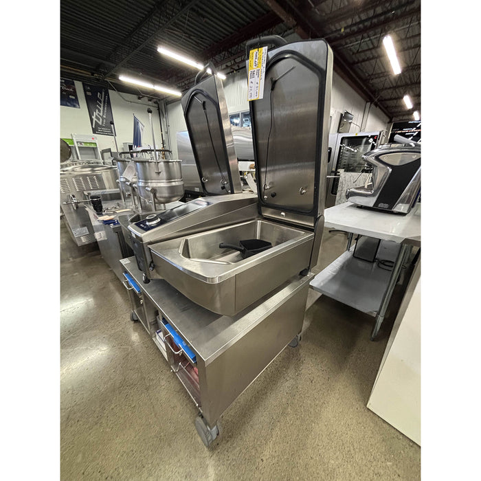 (DEMO) Rational iVario Pro 2-S 13 Gallon 2-Pan Electric Tilt Skillet with Stand - 208/240V