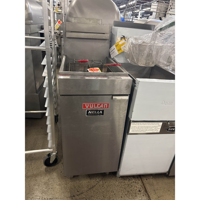 (USED) Vulcan LG300 35-40 Lb. Natural Gas Floor Fryer - 90,000 BTU