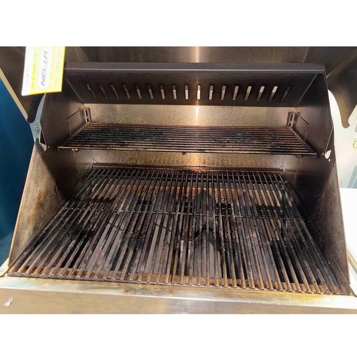 (USED) Crown Verity CV-MCB-30RDP-NG 30" Mobile BBQ Grill with Roll Dome Package - Natural Gas