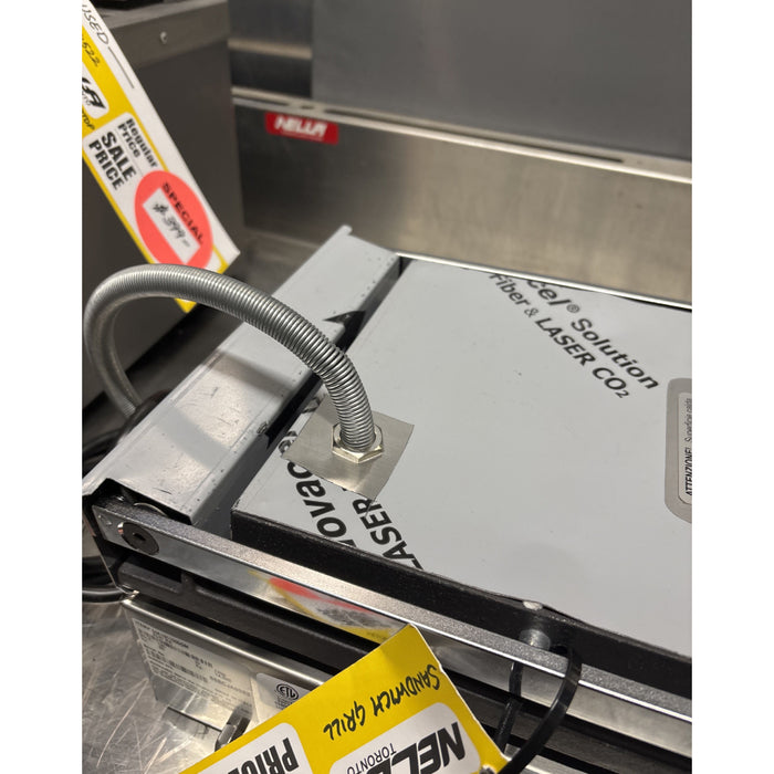 (SCRATCH & DENT) Nella 10" x 9" Ribbed Sandwich Grill 120V - 11375