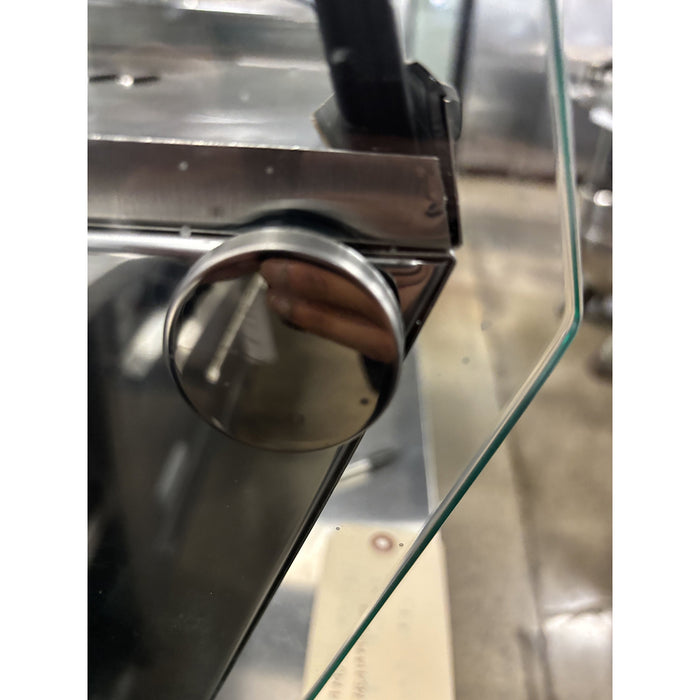 (USED) Nella 27" Countertop Curved Glass Display Warmer - 4.24 Cu. Ft. - 47454