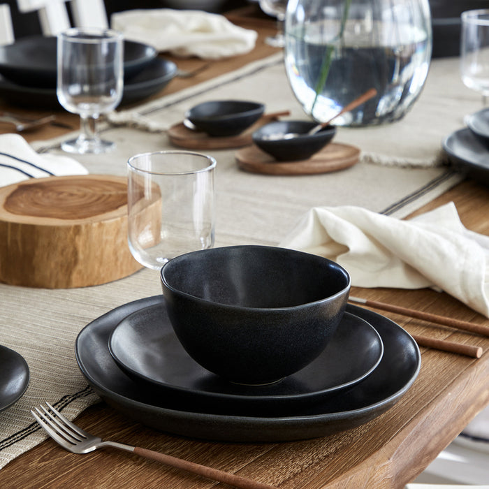 Costa Nova 8.50" Livia Matte Black Round Stoneware Salad/Dessert Plate - 6/Case - LNP221-BLK