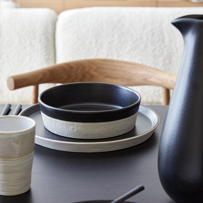Costa Nova 32 Oz. Nótos Latitude Black Round Stoneware Low Bowl - NSS201-LTB
