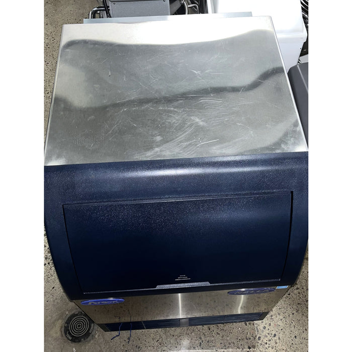 (DEMO) Atosa YRU0280A-161 24.25" Air Cooled Undercounter Half-Diced Cube Ice Machine - 280 Lbs.