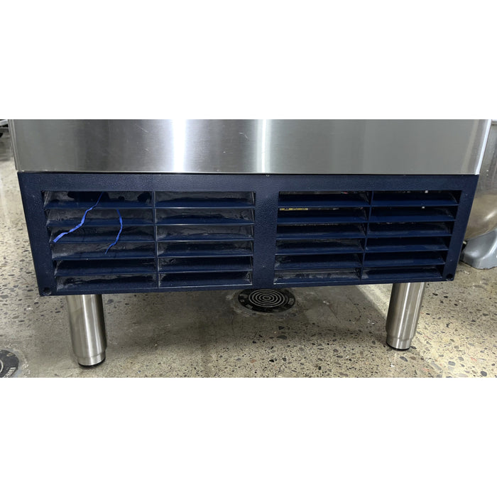 (DEMO) Atosa YRU0280A-161 24.25" Air Cooled Undercounter Half-Diced Cube Ice Machine - 280 Lbs.