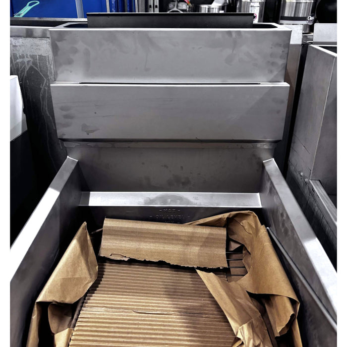 (SCRATCH & DENT) Pitco 65C+ 65-80 Lb. Natural Gas Tube Fired Floor Fryer - 150,000 BTU