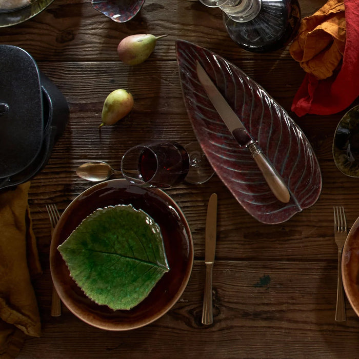 Costa Nova 8.62" x 7.50" Riviera Tomate Green Stoneware Leaf Serving Plate - 6/Case - VEP221-TMT