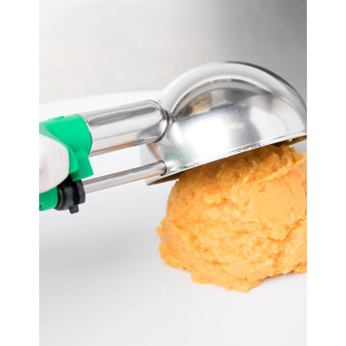 Vollrath 47393 2.8 Oz. Jacob's Pride #12 Green Squeeze Disher