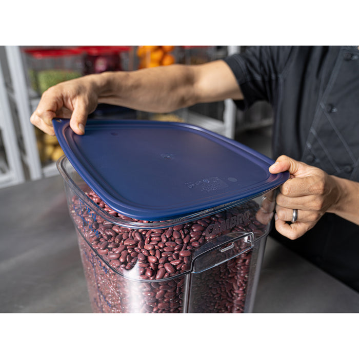 Cambro 22SFSPROCW135 Camsquares FreshPro 22 Qt. Clear Square Polycarbonate Food Storage Container