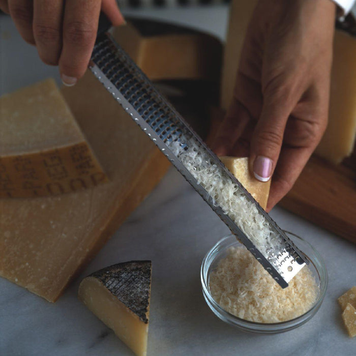 Microplane 40020 8" Heavy-Duty Classic Stainless Steel Zester/Grater - Black