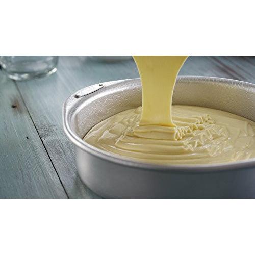 Doughmakes 10221 9" Round Aluminum Cake Pan - Nella Online