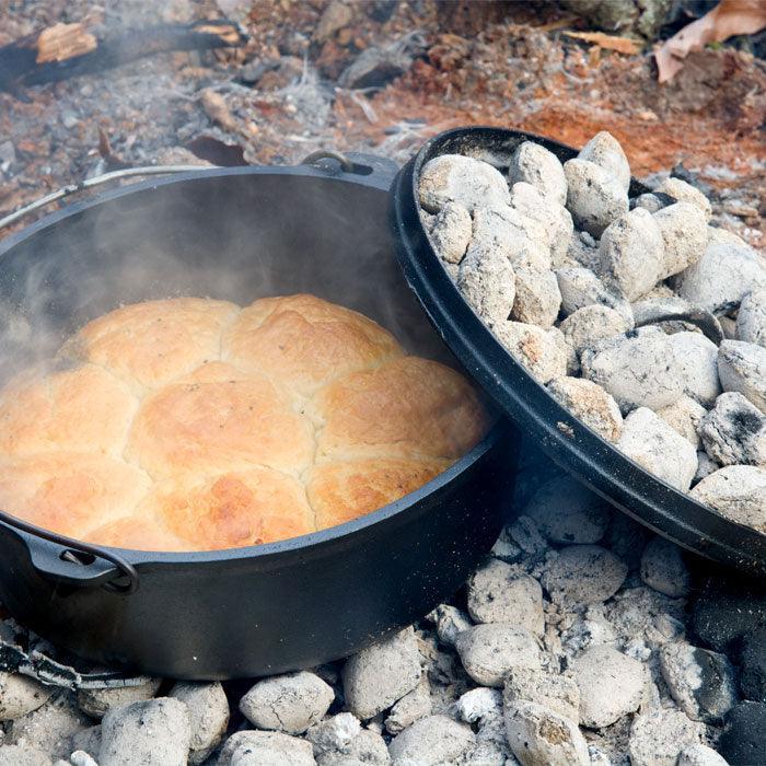 Lodge L10CO3 Cast Iron Camp Dutch Oven — Nella Online
